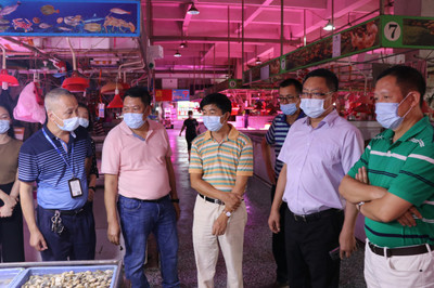 江门市新冠肺炎防控办商贸防控组农贸市场防控工作专班赴我市开展农贸市场疫情防控督导检查
